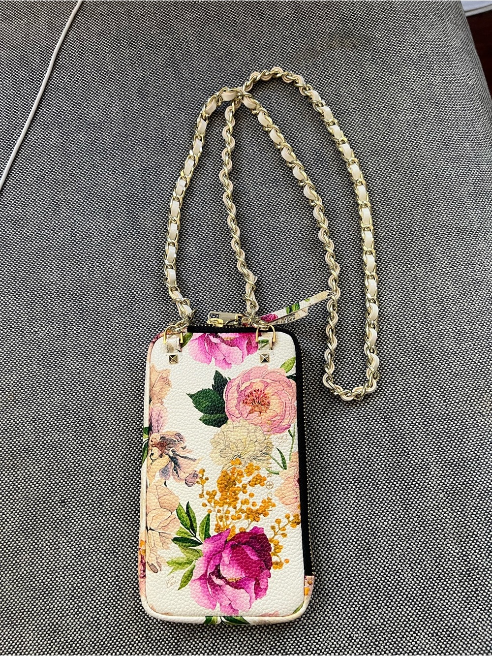 Bandolier Expanded Pouch - Picture 2 of 4
